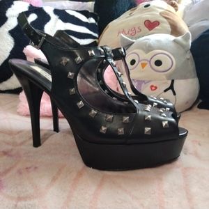 Size 7 Black studded leather pumps